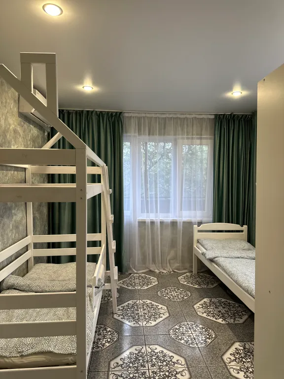 Апартаменты у моря, Кипарисовая аллея, вторая береговая линия