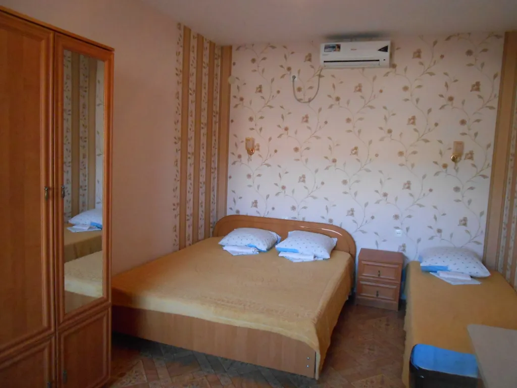 Квартира Комната с удобствами в доме с бассейном — аренда посуточно в Судак