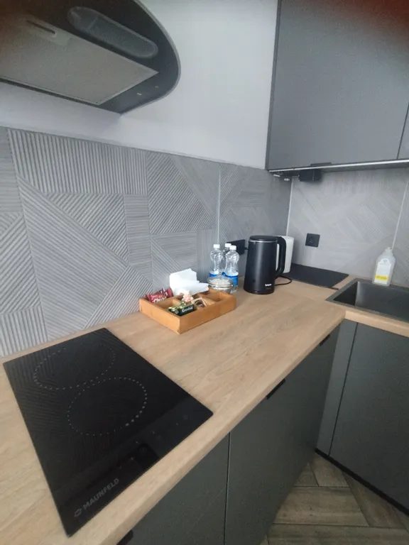 Удобная  квартира с отдельным входом и двумя спальнями