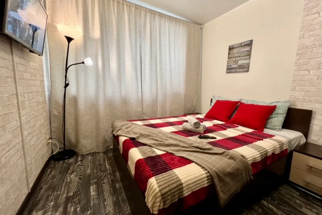 Квартира Двухместная студия вблизи станции метро "Студенческая" — аренда посуточно в Новосибирск