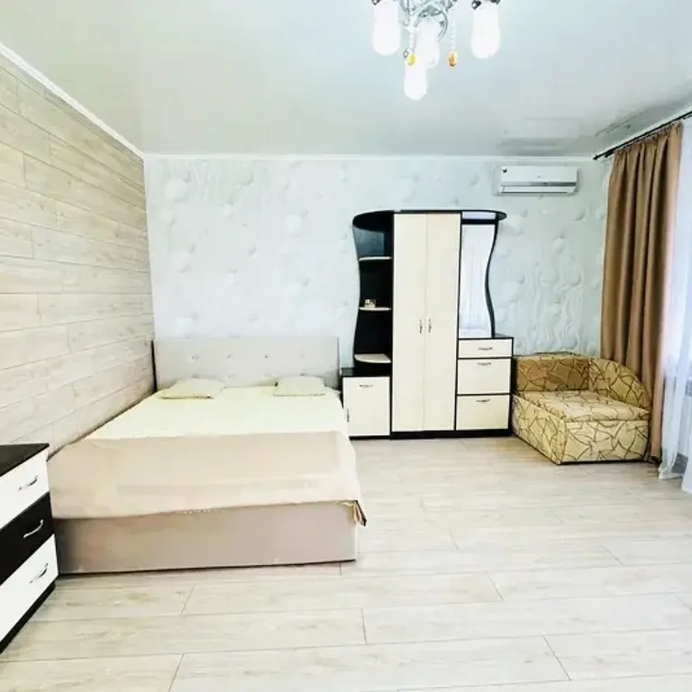 Этаж дома в центре с видом на море и горы