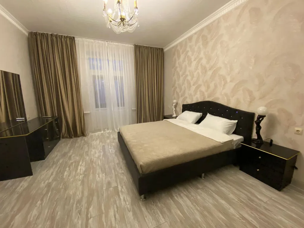 Уютная,  большая квартира в центре Ленинского района