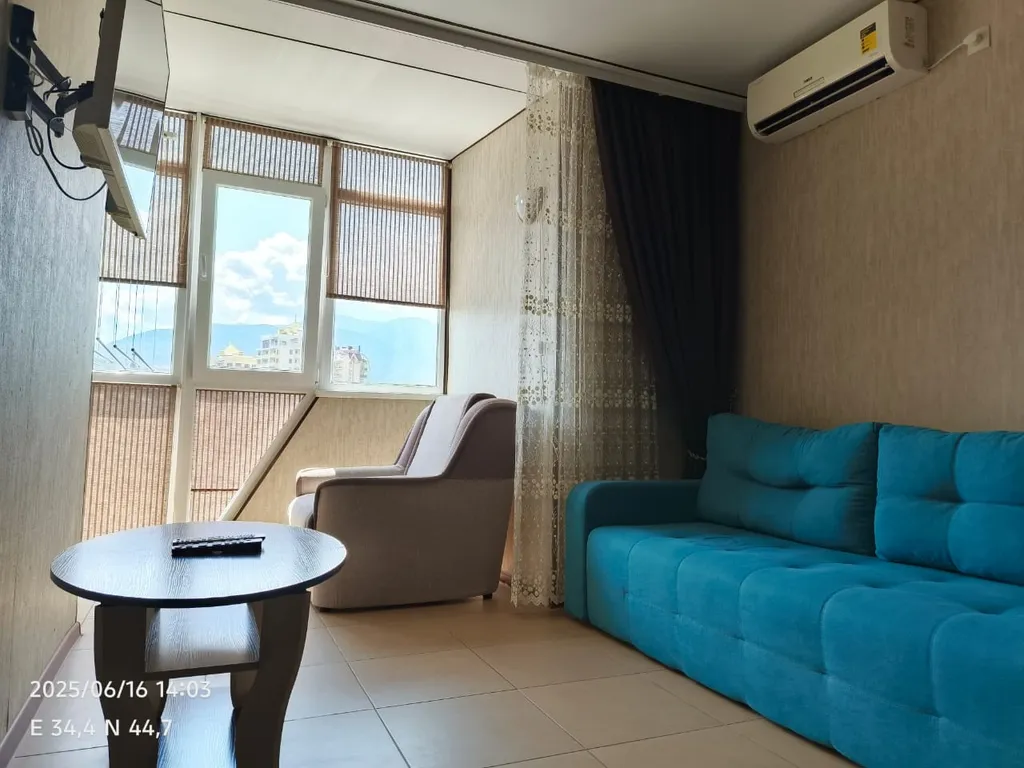 Квартира с видом на горы и море