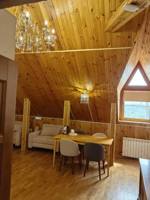 Четырехместный семейный номер с четырьмя кроватями в мансарде