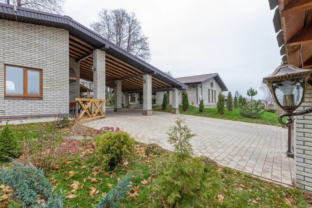 Двухкомнатный семейный одноэтажный дом с двумя ванными комнатами