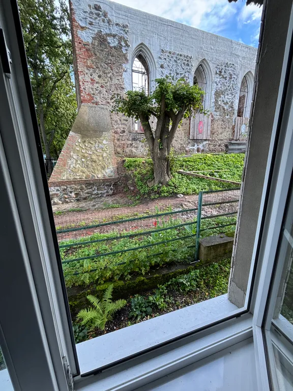 Коттедж Студия-мансарда с видом на средневековую кирху — Зеленоградск