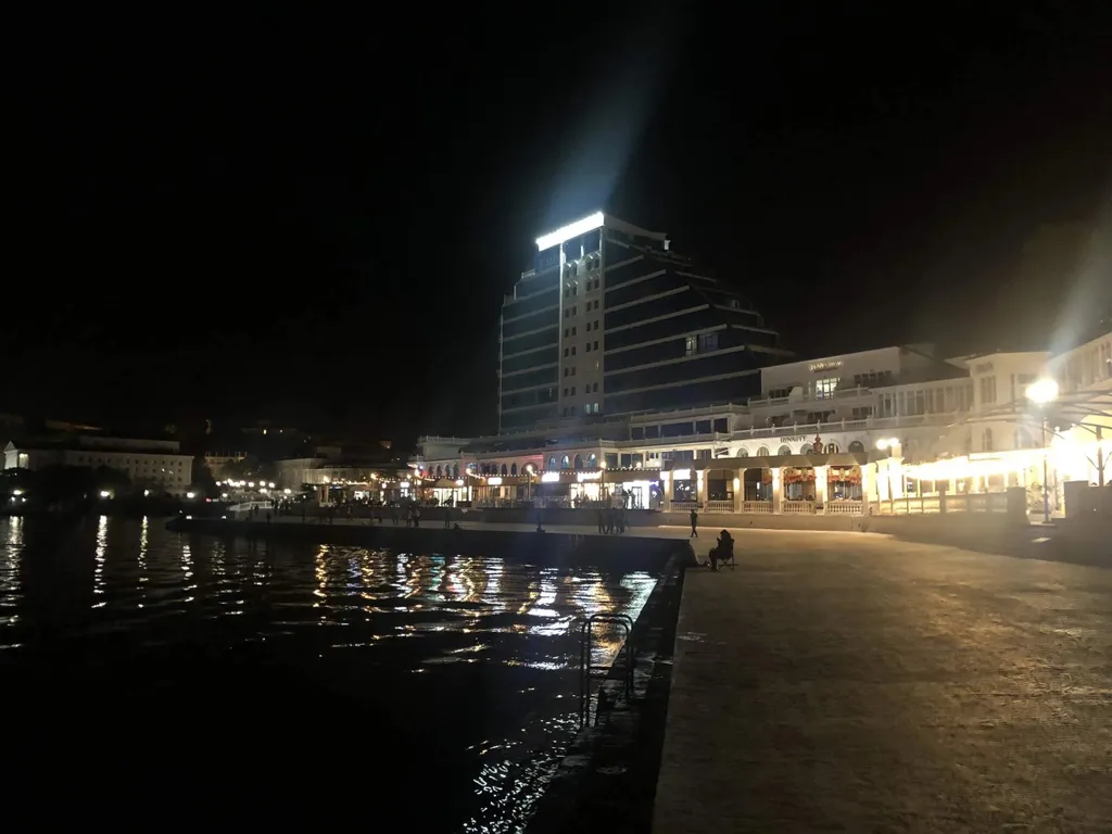 Апартаменты в центре с видом на Севастопольскую бухту