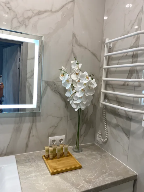 Чашечка кофе с видом на башни Кремля