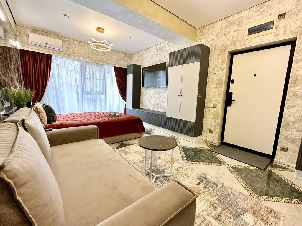 Дизайнерская студия в двух шагах от моря с бассейном