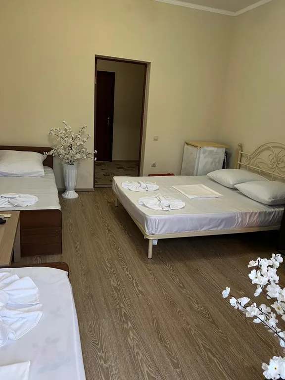 Четырехместный номер с удобствами на Приморской