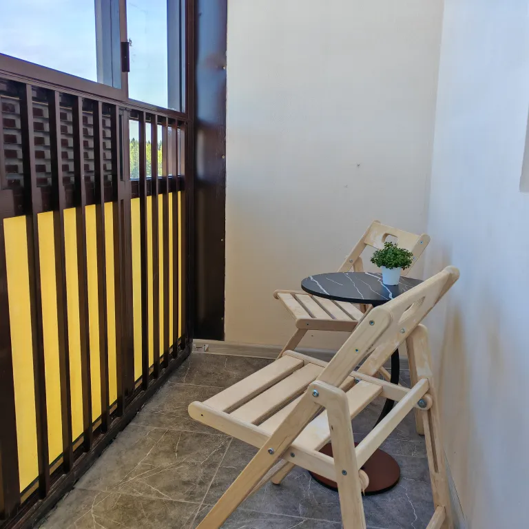 Уютная студия в новом доме с видовым балконом