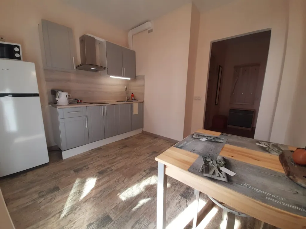 Солнечная 1-комнатная квартира на высоком этаже