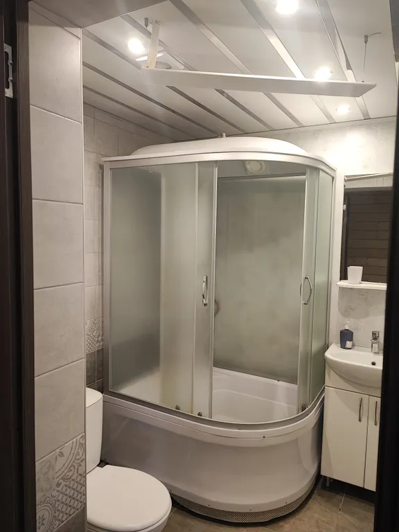 Просторный деревянный коттедж, половина дома, 2 этажа 2Л