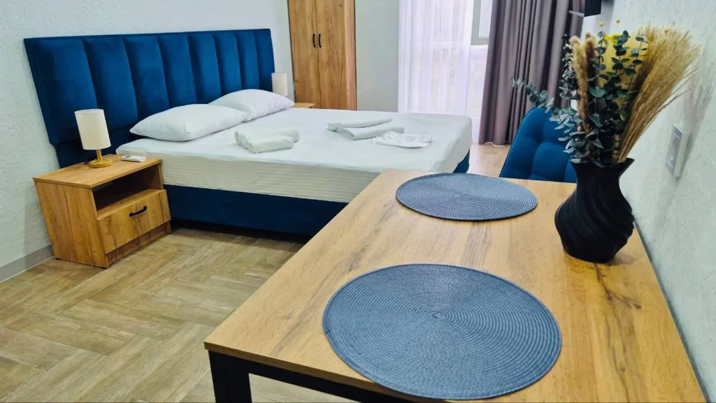 Студия с бассейном на территории