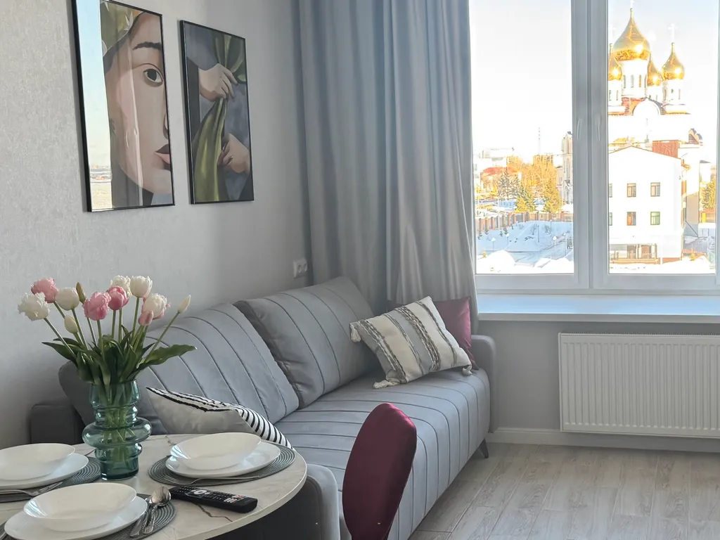 Около реки, Уютная квартира с видом на храм