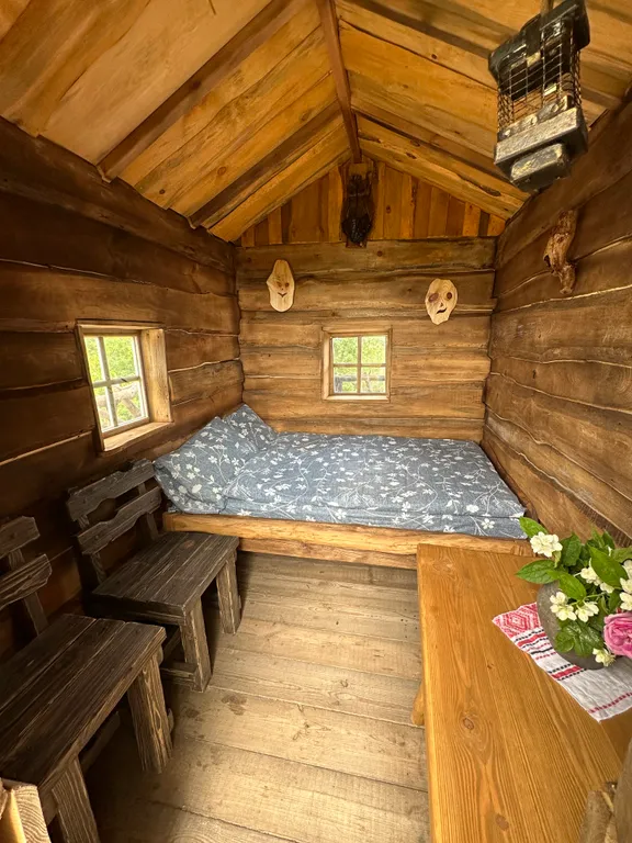 Тихое и комфортное место на берегу реки Лесная