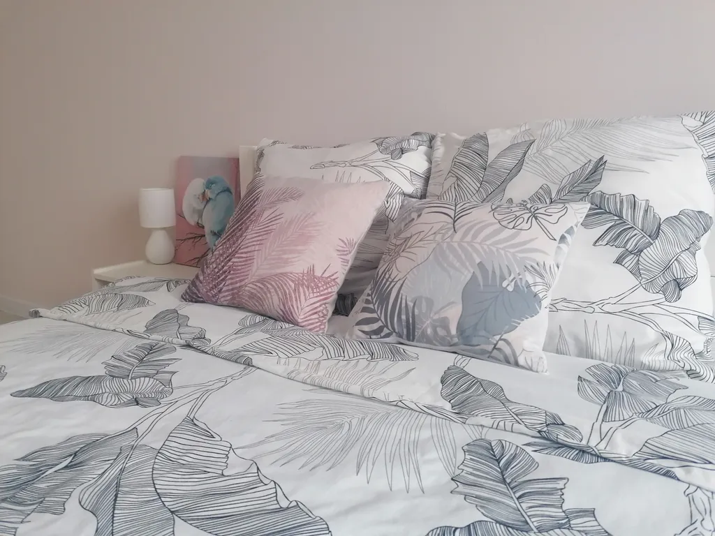 Белоснежная новая квартира с видом на Ледовую Арену