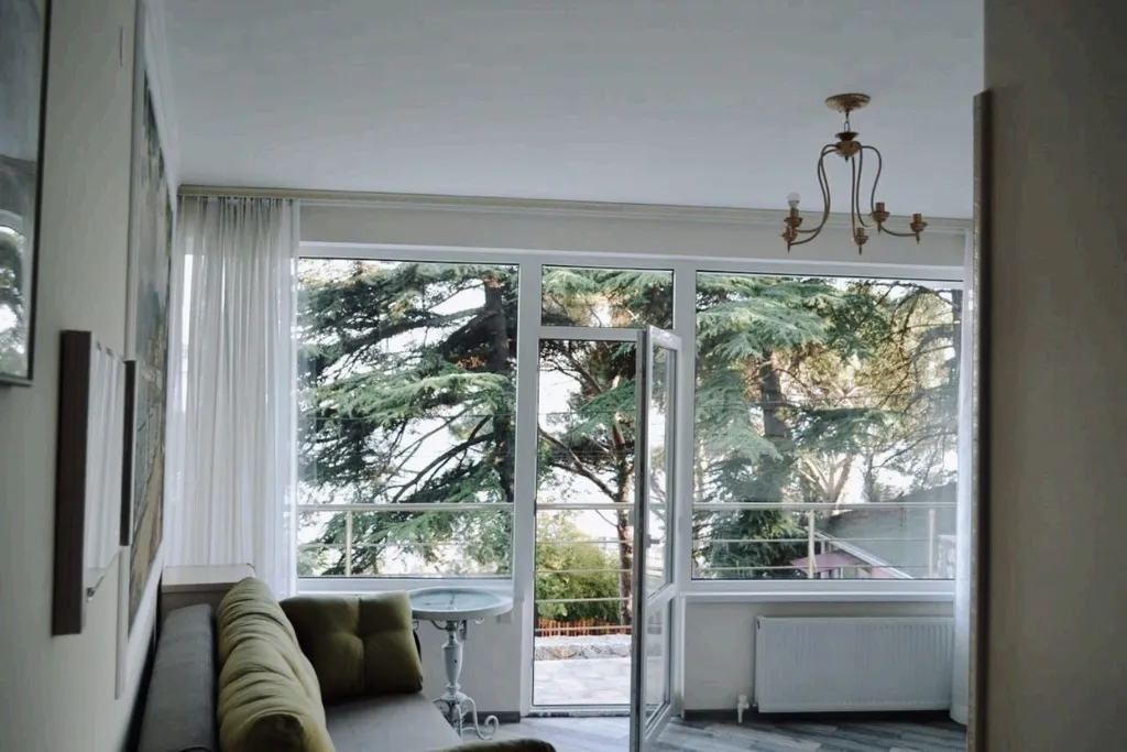 Апартамент с видом на море и отдельной спальней 202