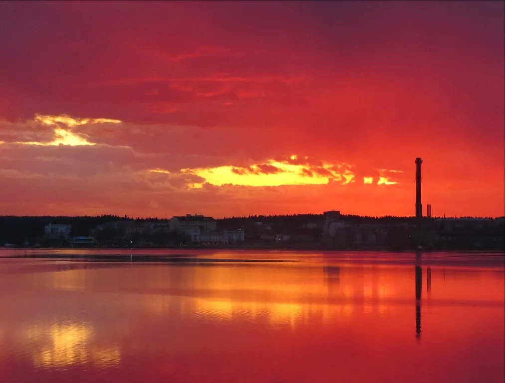 Современный дом на берегу Ладоги