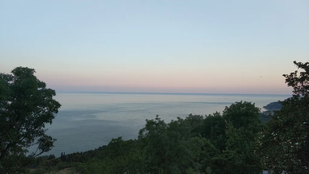 Двухкомнатный домик с видом в сад