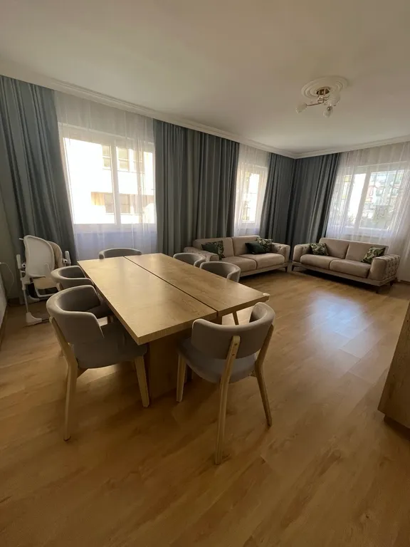 Уютная квартира (4 комнаты) в центре города