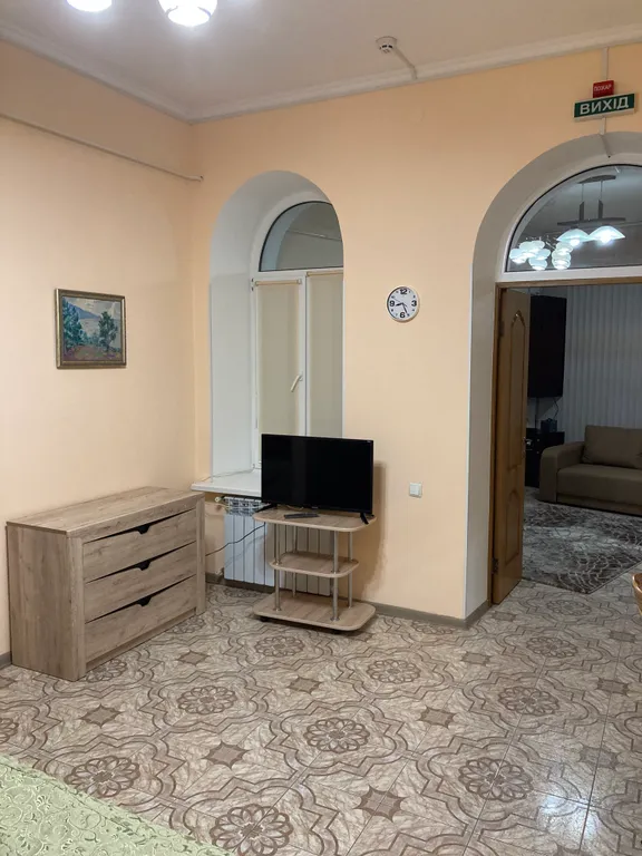 Квартира Трехкомнатная квартира в центре города, возле собора А. Невского — Ялта