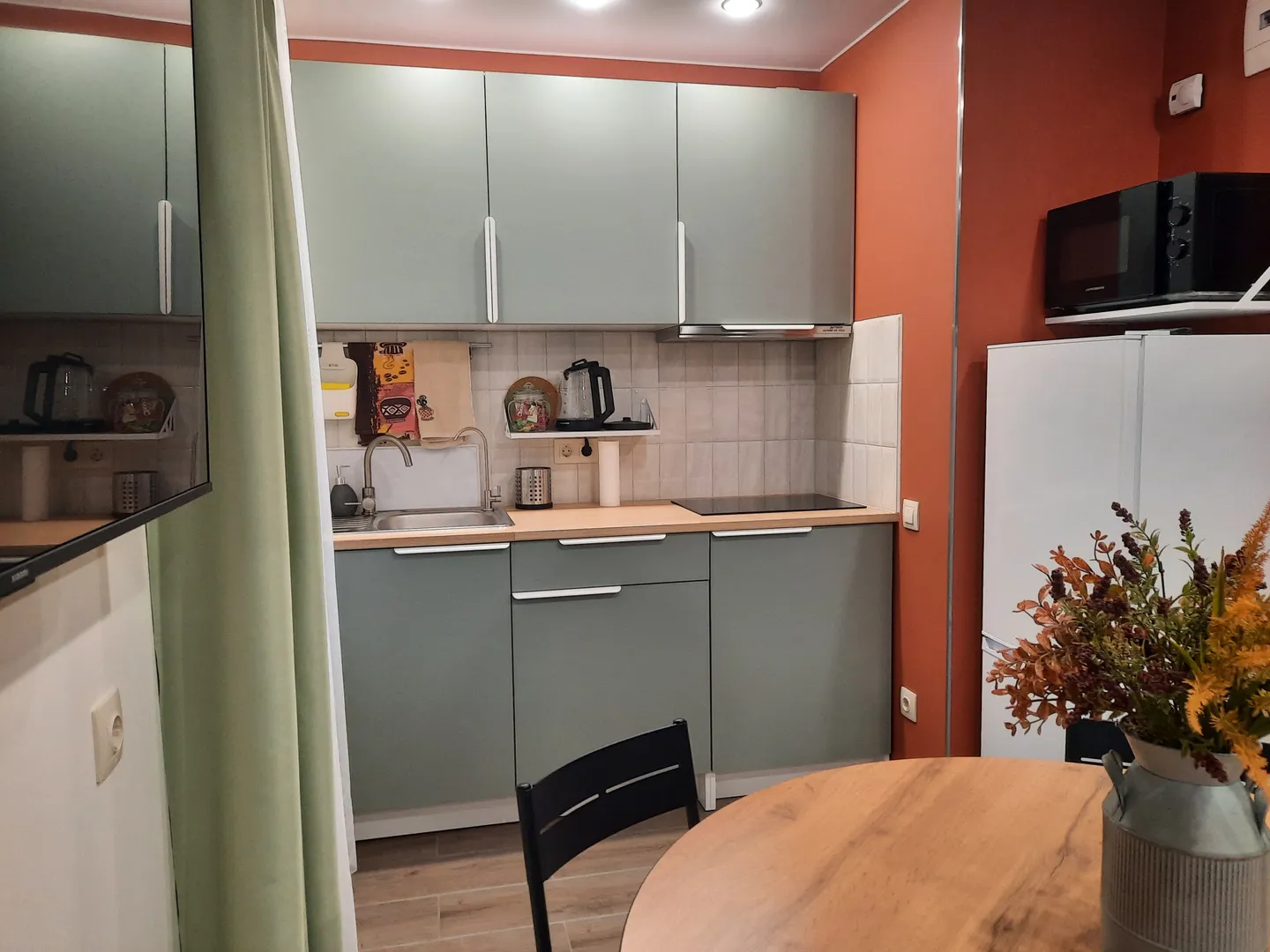 Есть вся необходимая посуда. Есть вся необходимая посуда.