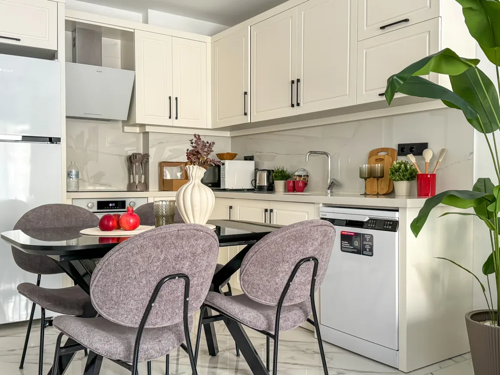 Elize апартамент, море и ритм города