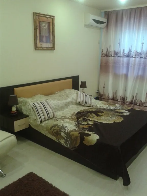 Квартира у ТЦ Альтаир — аренда посуточно в Ярославль