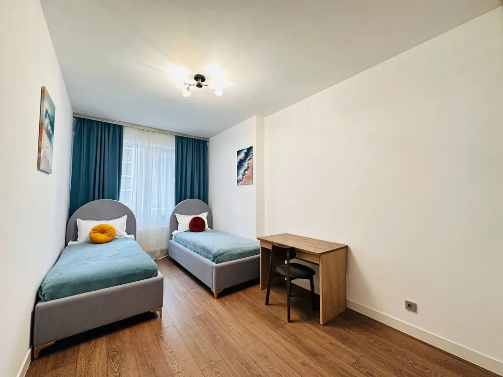 3-комнатные апартаменты для 6 чел в центре рядом с ТРЦ Мега