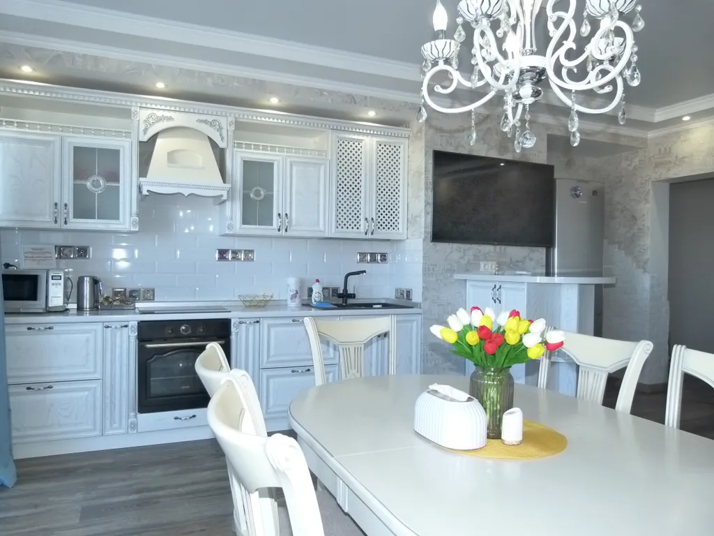 Большая квартира с видом на море рядом с жд вокзалом