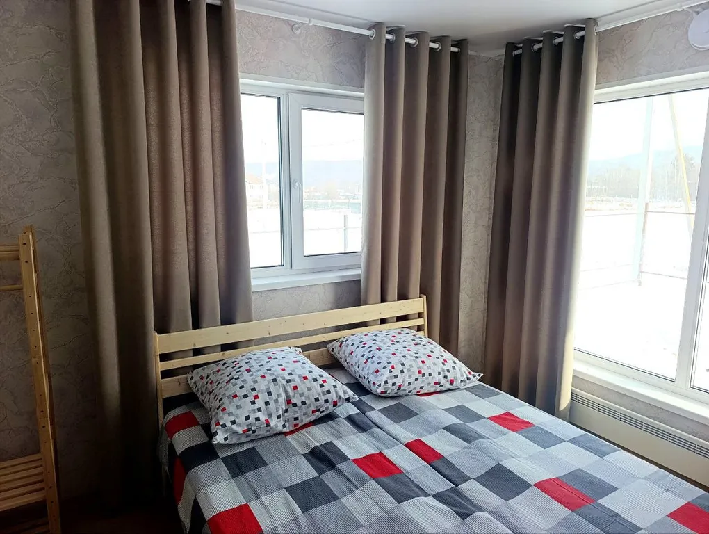 Частный дом с видом на сопку