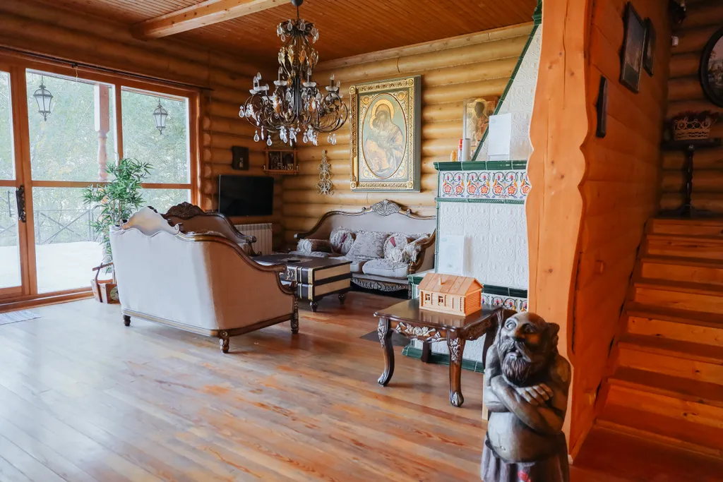 Огромная фамильная усадьба с баней на берегу водохранилища