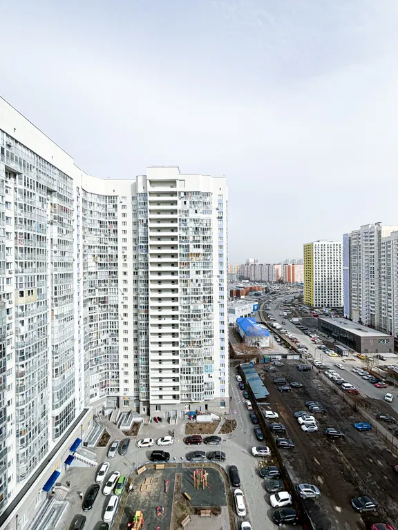 Студия возле ТЦ Мега