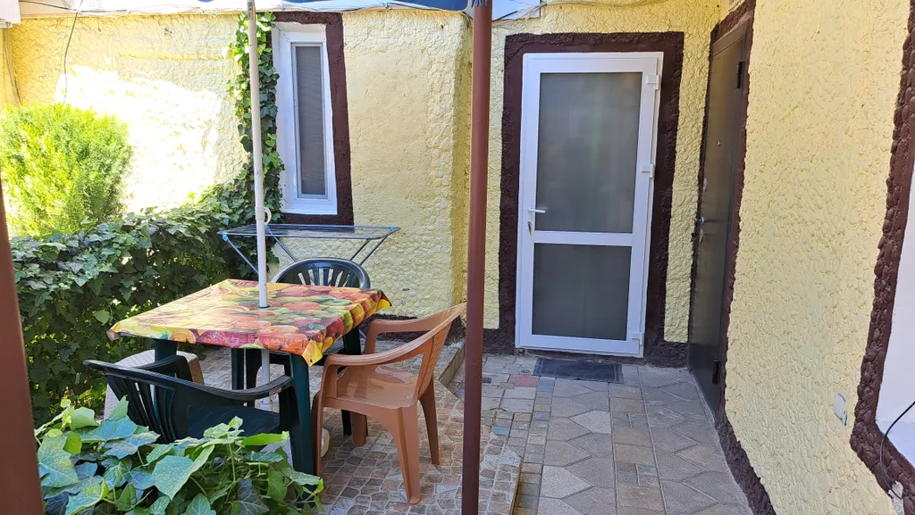 Коттедж Коттедж Уютный 3-комнатный частный сектор — Евпатория