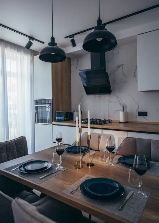 4-комнатная квартира в 100 метрах от моря