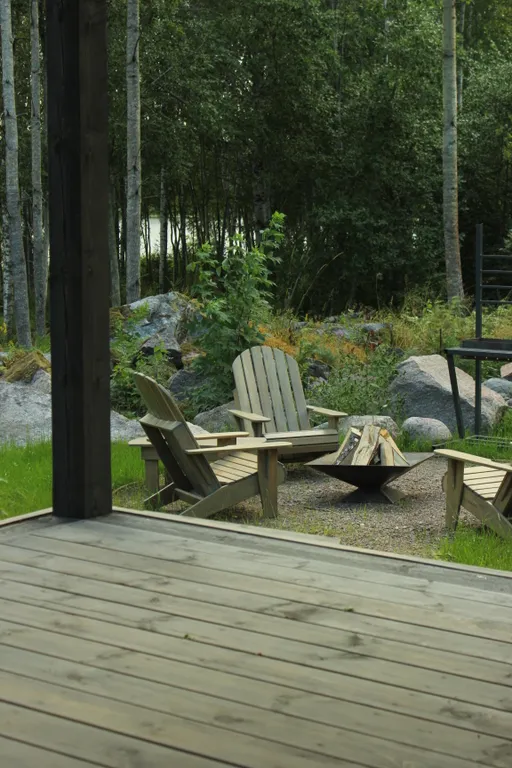 Вилла Nelli с видом на озеро и зоной барбекю среди каменной россыпи