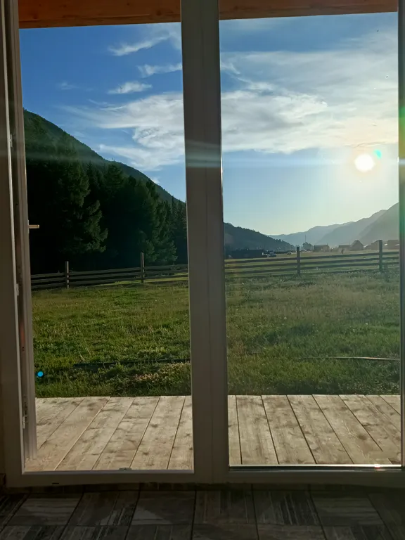 Уютный домик с видом на горы