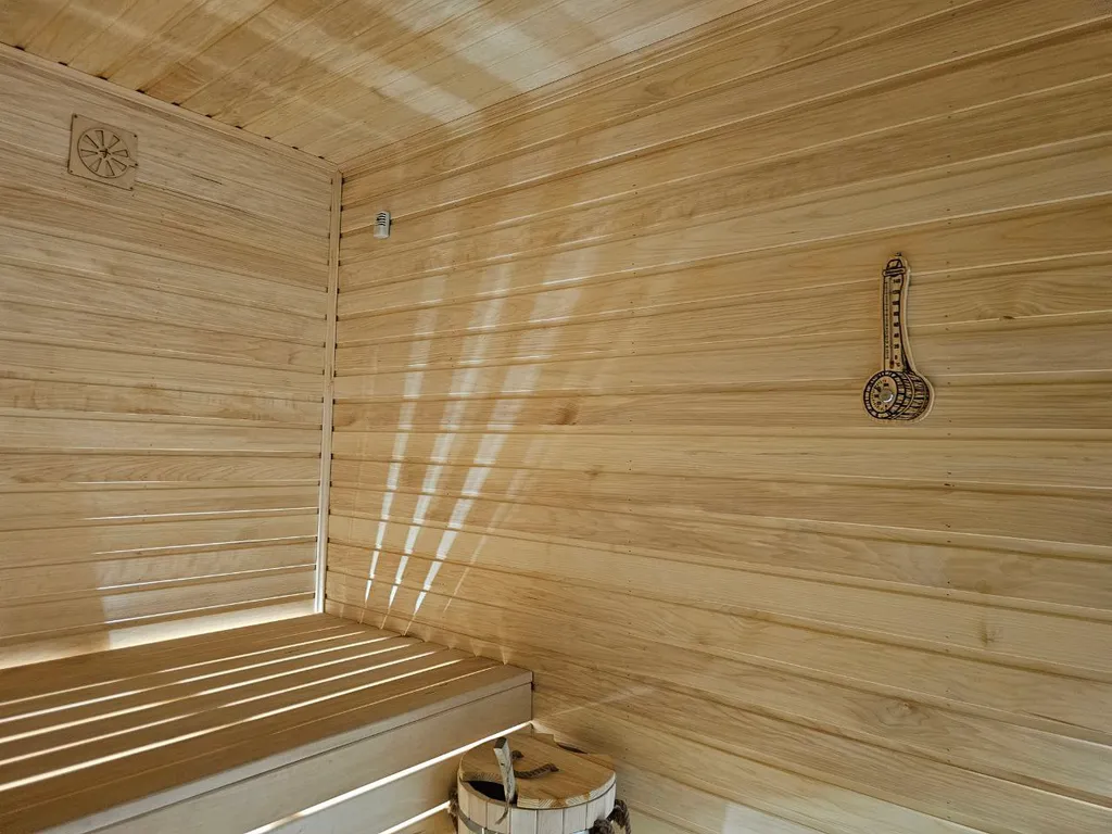 Шестиместный коттедж с изолированным участком 10 соток №2