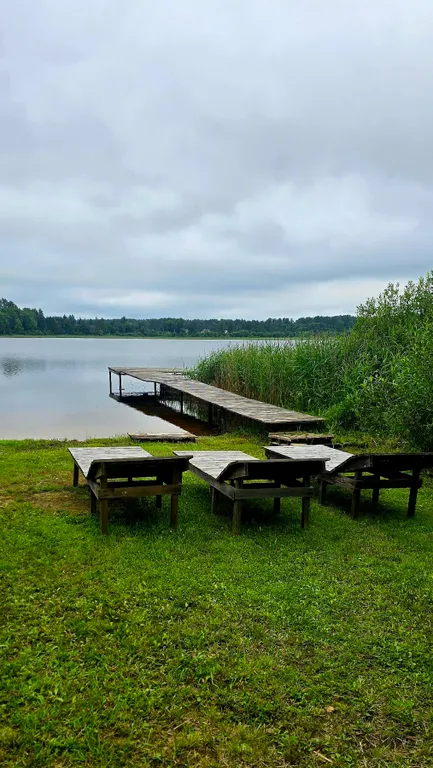 Уютные домики на берегу озера