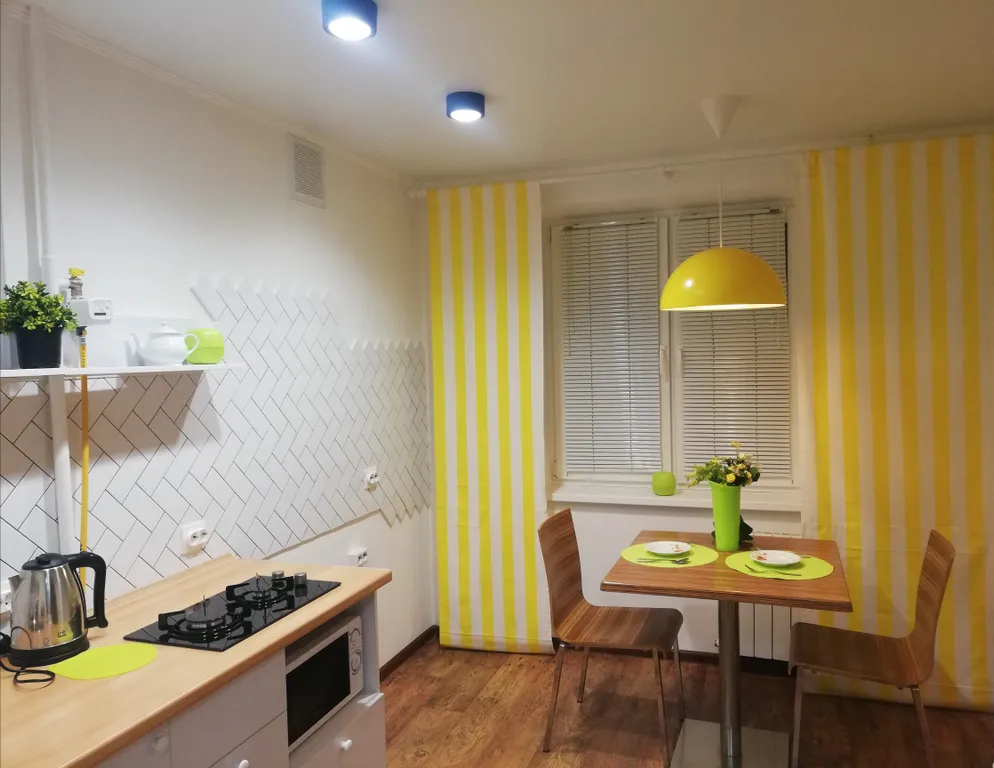 Уютная квартира в солнечных тонах в центре города