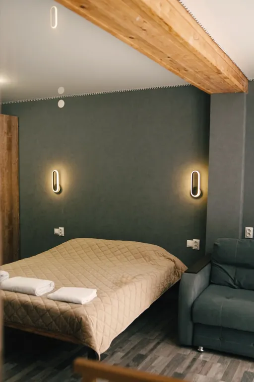 Новенький коттедж на большую компанию