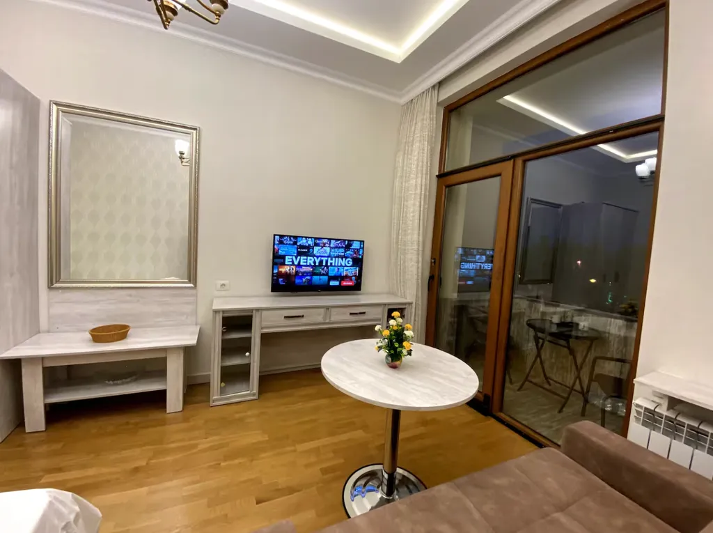 Апартаменты с видом на бульвар