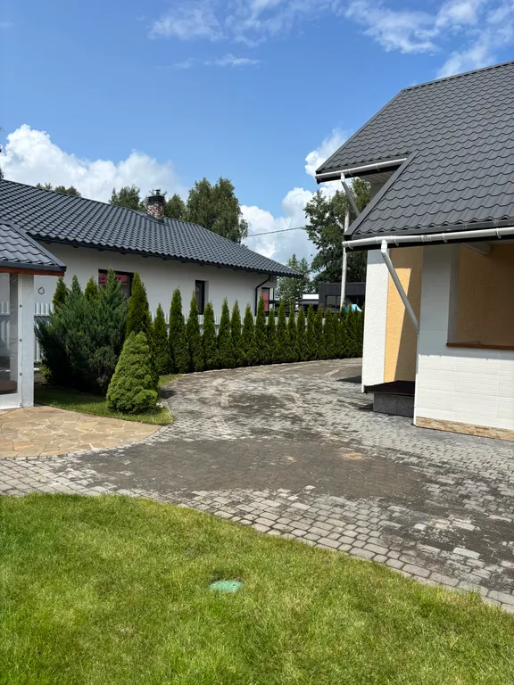 Уютный дом в лесном массиве возле красивых озер