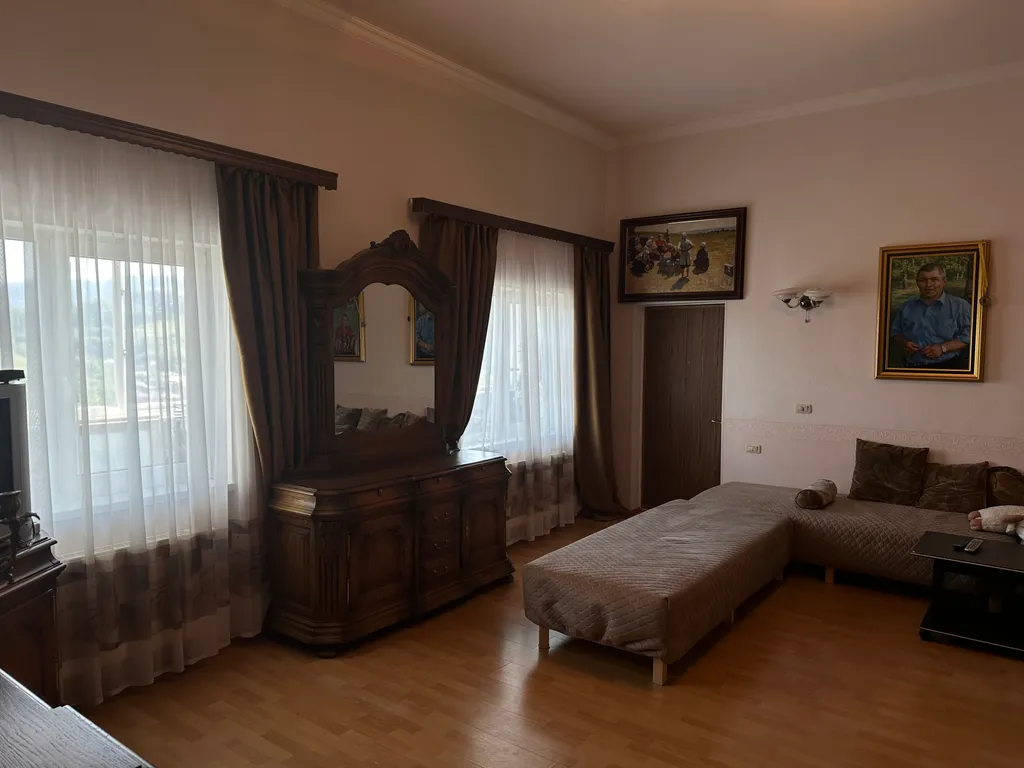 Тихий и уютный дом с террасой с видом на горы