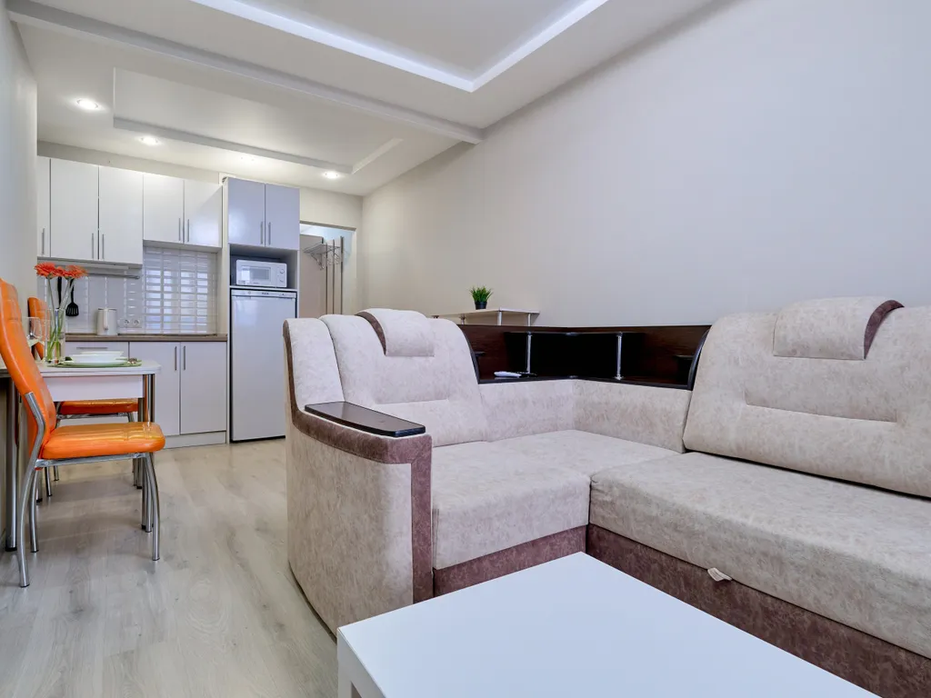 Студия на Б. Подгорной, 87 №23