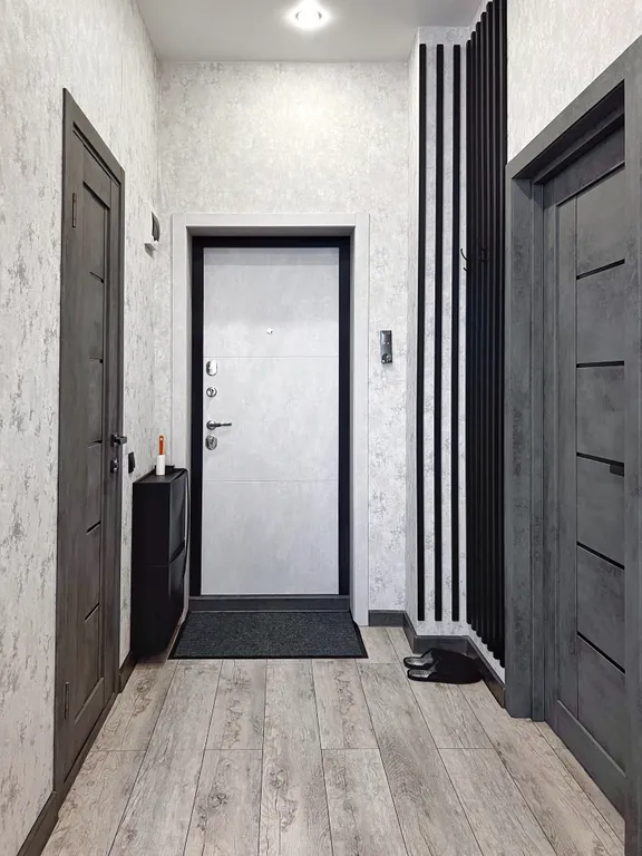 Kраcивaя тёплaя кваpтирa в центрe на развязке к Главным Заводам города