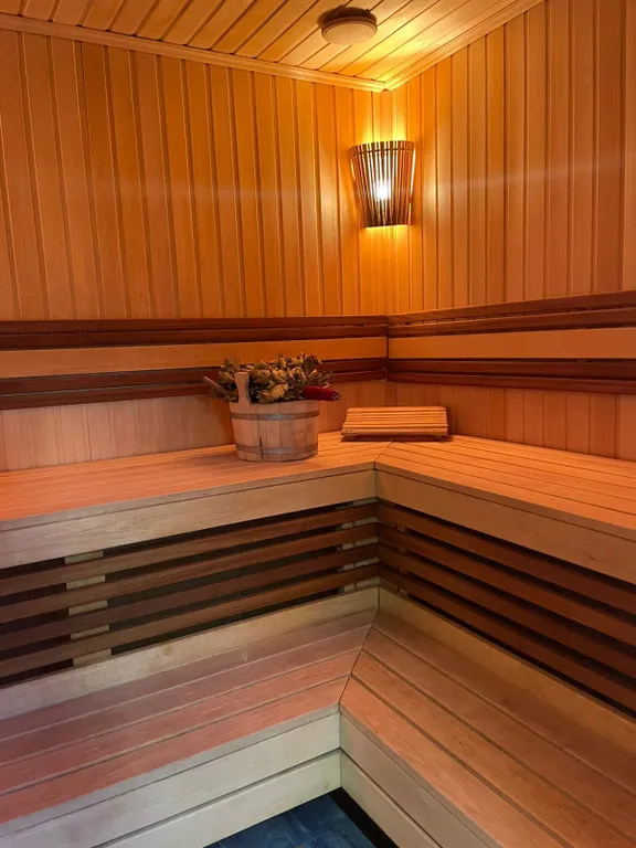 Дом,русская баня в охраняемом поселке