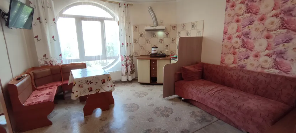 Квартира Семейный номер до 4х человек с кухней — аренда посуточно в Судак