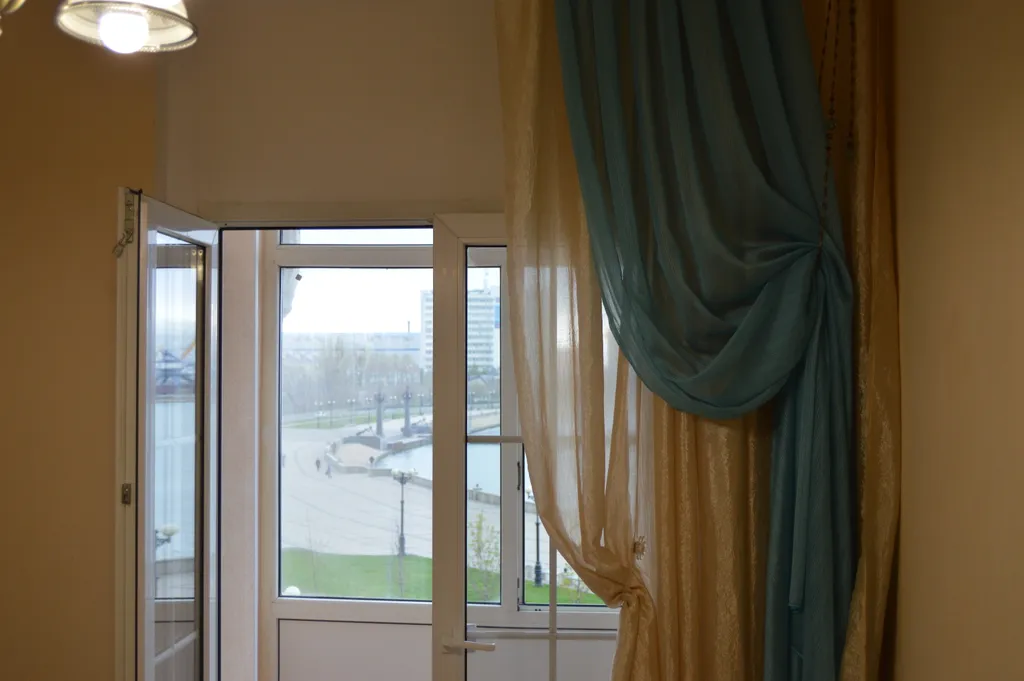 Квартира с видом на море и крейсер